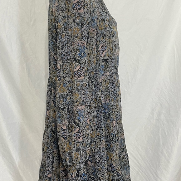 Paisley Chiffon Karlie tier dress. NEW. Size M.Long sleeve midi. Black blue gray - Picture 3 of 15